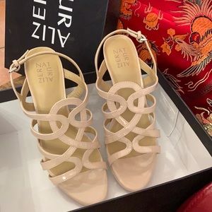 Brand new Naturalizer high heels.. no box included